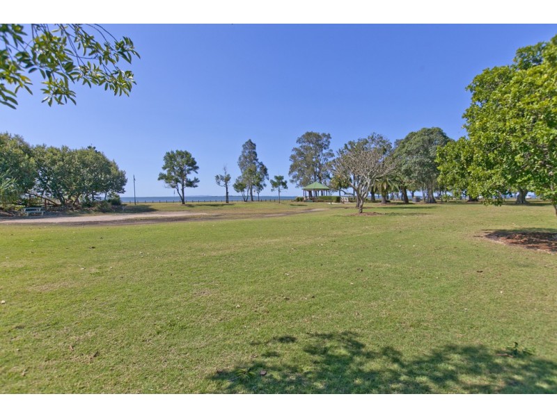 329 Upper Esplanade, Manly QLD 4179