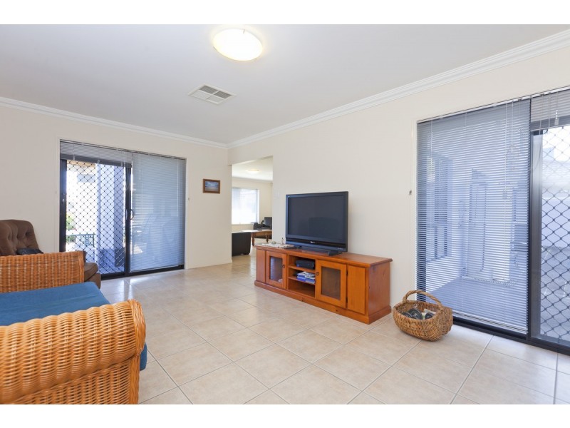 7 John Street, Manly West QLD 4179