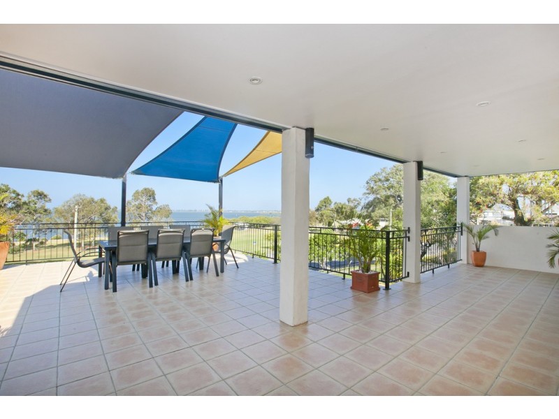 669 Esplanade, Lota QLD 4179