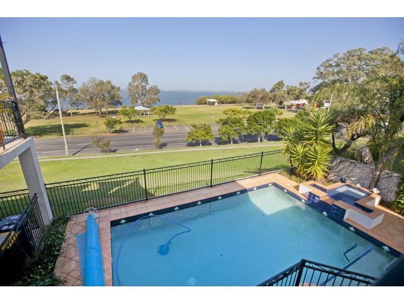 669 Esplanade, Lota QLD 4179