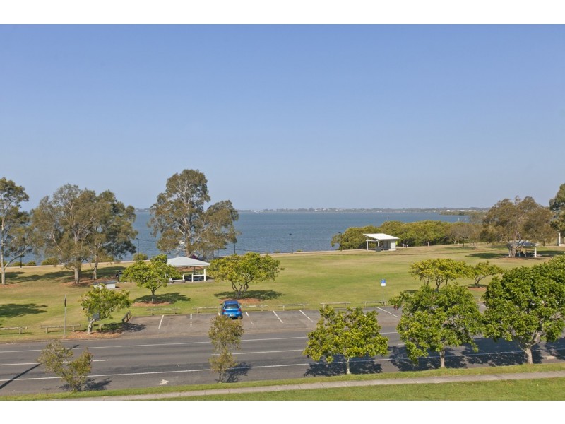 669 Esplanade, Lota QLD 4179