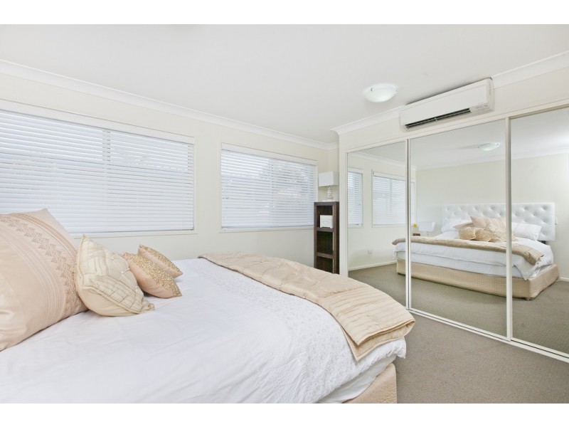 669 Esplanade, Lota QLD 4179