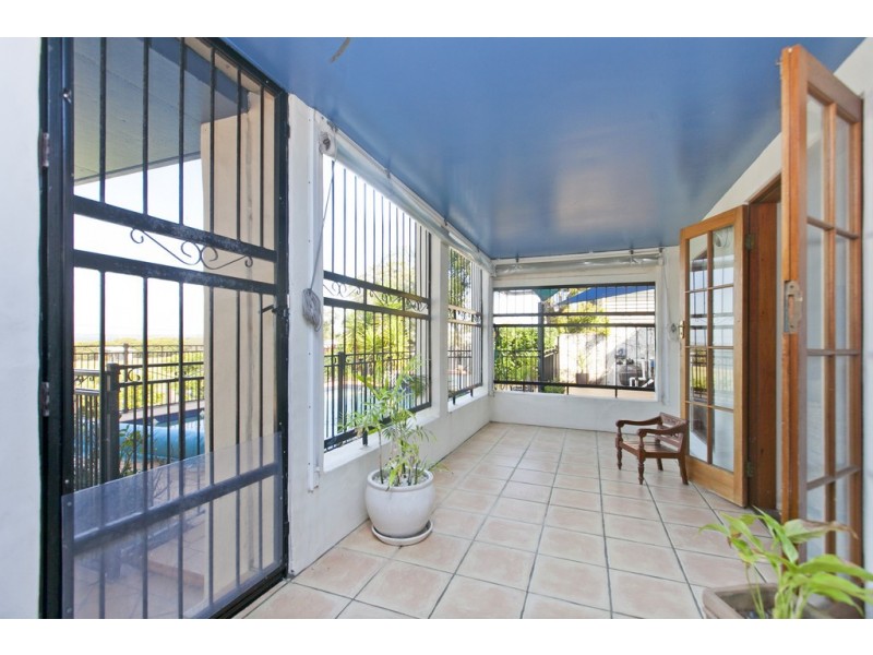 669 Esplanade, Lota QLD 4179