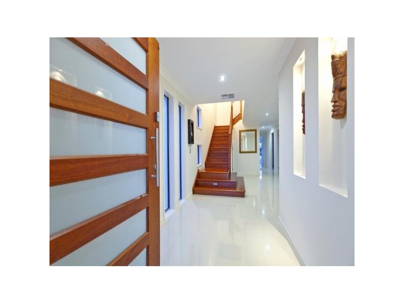 329 Upper Esplanade, Manly QLD 4179