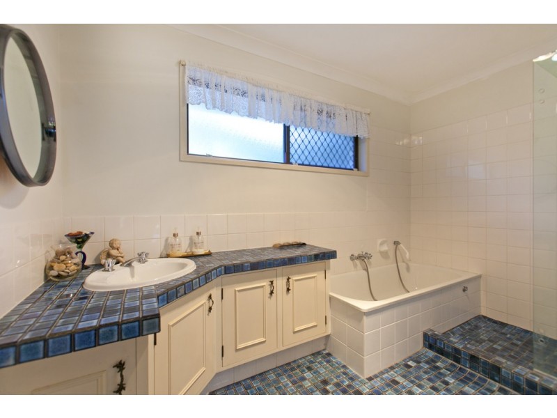 27 Estelle Street, Birkdale QLD 4159