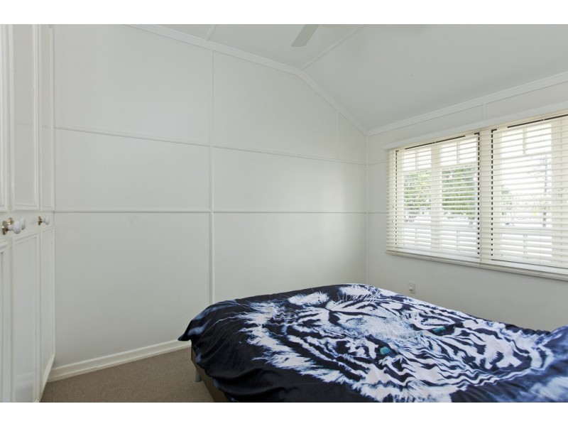 83 Waterloo Esplanade, Wynnum QLD 4178