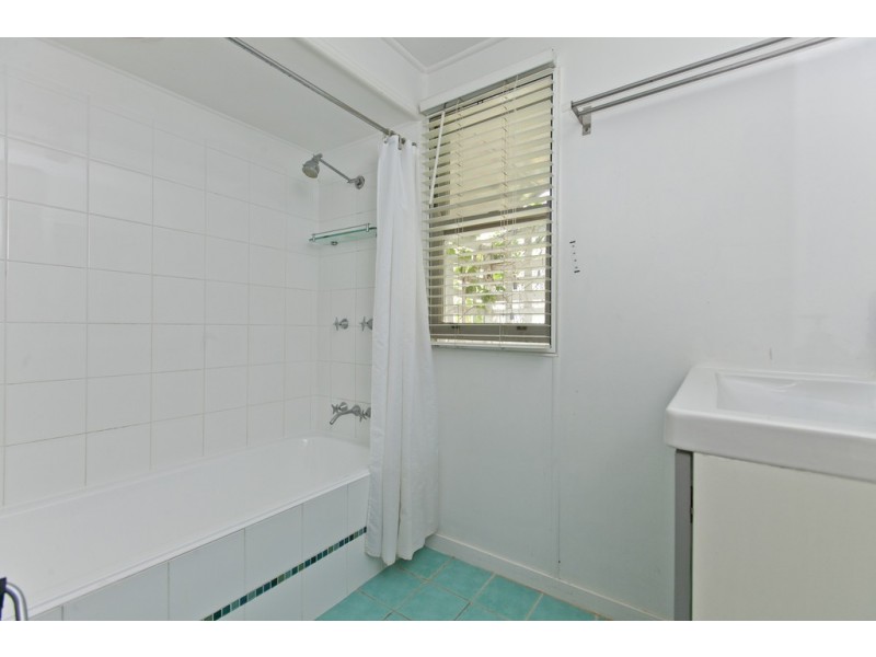 83 Waterloo Esplanade, Wynnum QLD 4178