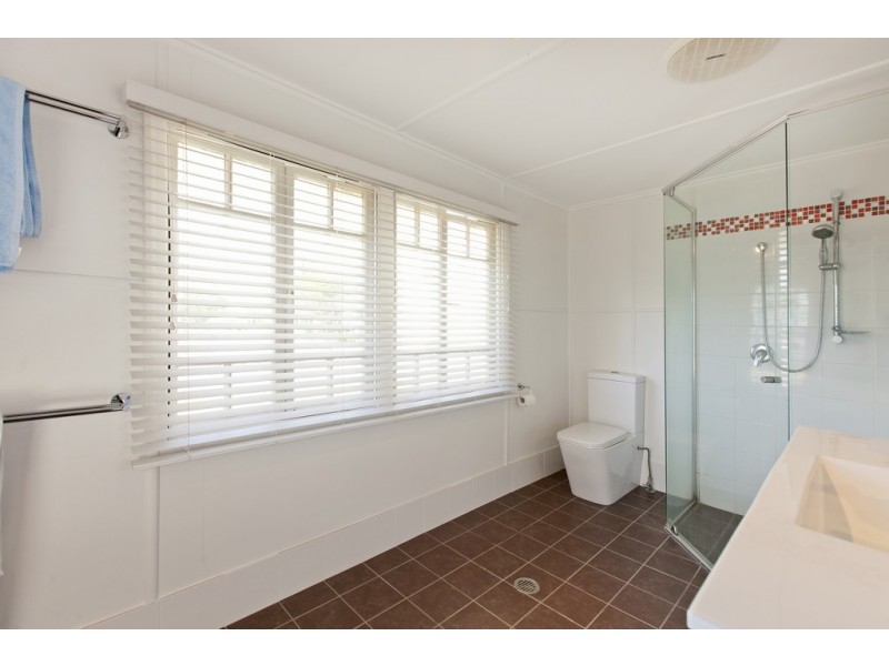 83 Waterloo Esplanade, Wynnum QLD 4178