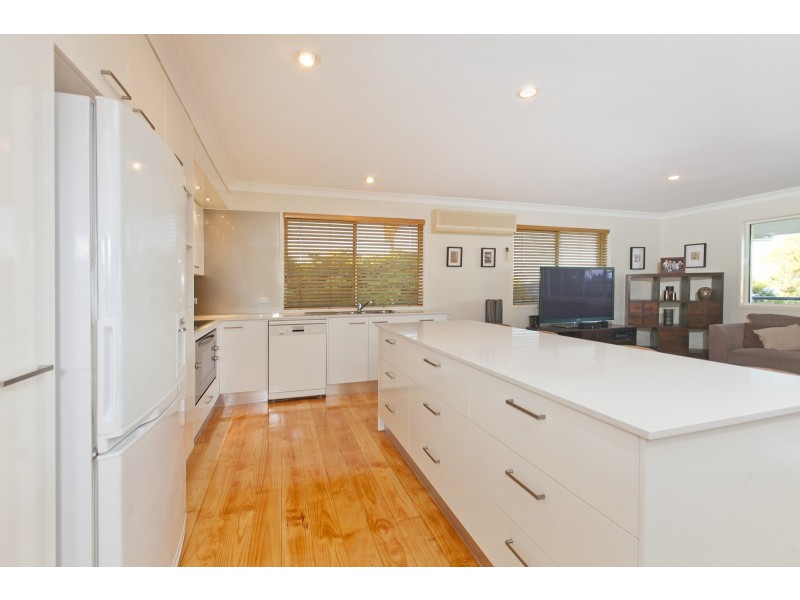 6 Edinburgh Street, Victoria Point QLD 4165