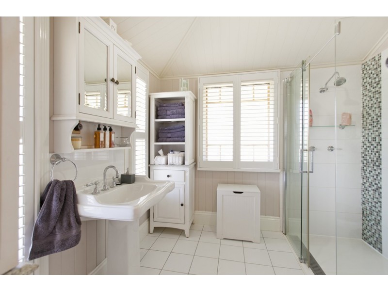 118 Pine Street, Wynnum QLD 4178