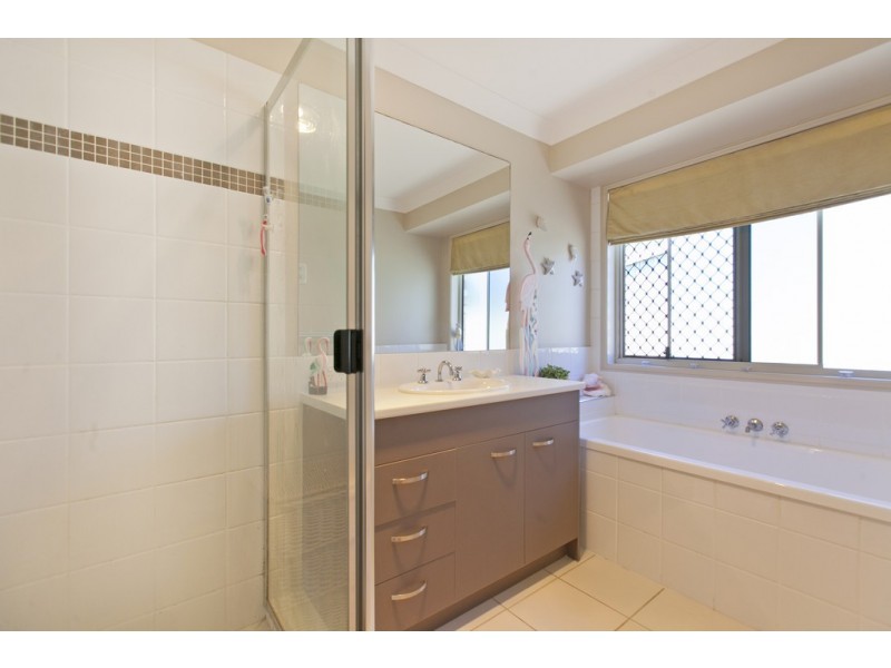 36 Faine Street, Manly West QLD 4179