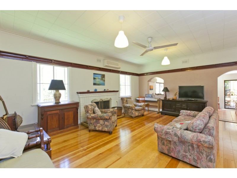 50 Seabreeze Road, Manly West QLD 4179