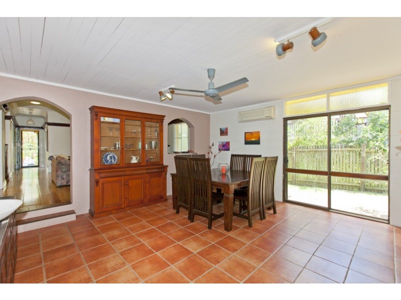 50 Seabreeze Road, Manly West QLD 4179