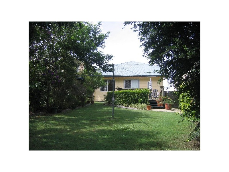 19 Parramatta Street, Manly QLD 4179