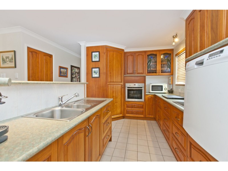 73 Waterview Avenue, Wynnum QLD 4178