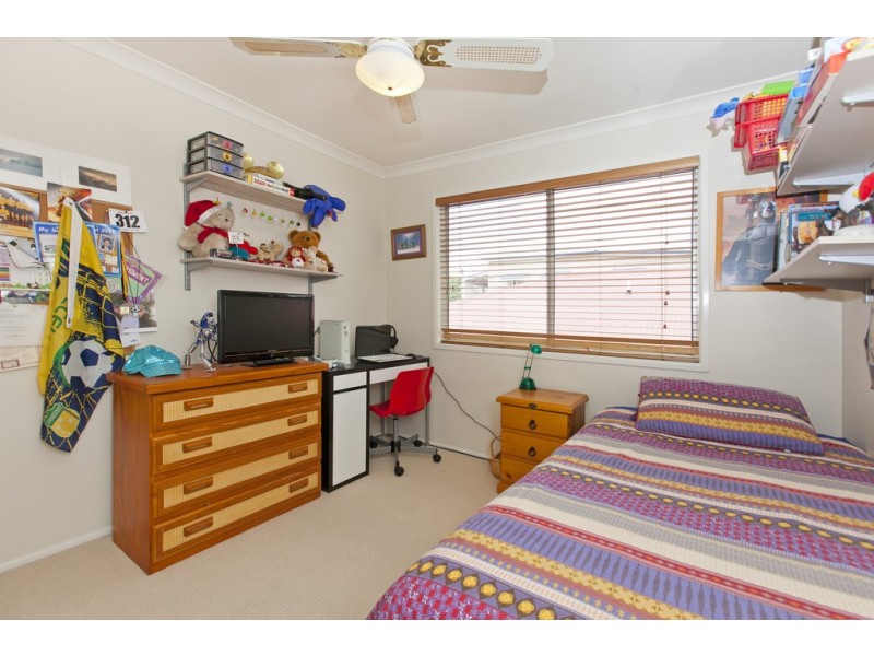 73 Waterview Avenue, Wynnum QLD 4178