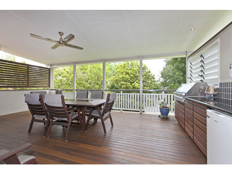 73 Waterview Avenue, Wynnum QLD 4178