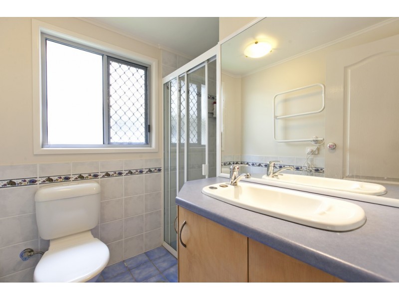 73 Waterview Avenue, Wynnum QLD 4178