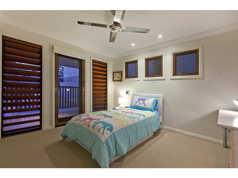 34 Macdonald Street, Lota QLD 4179