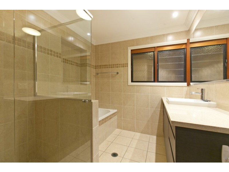 34 Macdonald Street, Lota QLD 4179