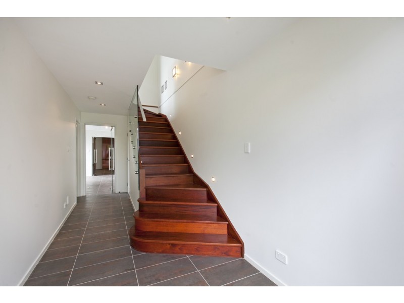 333 Upper Esplanade, Manly QLD 4179