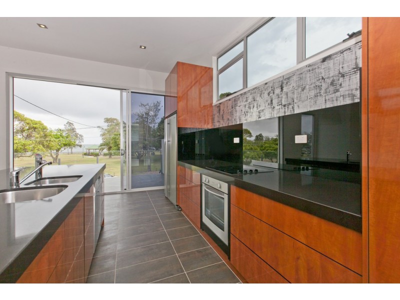 333 Upper Esplanade, Manly QLD 4179
