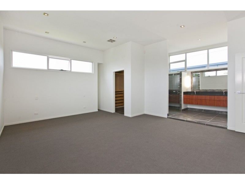 333 Upper Esplanade, Manly QLD 4179