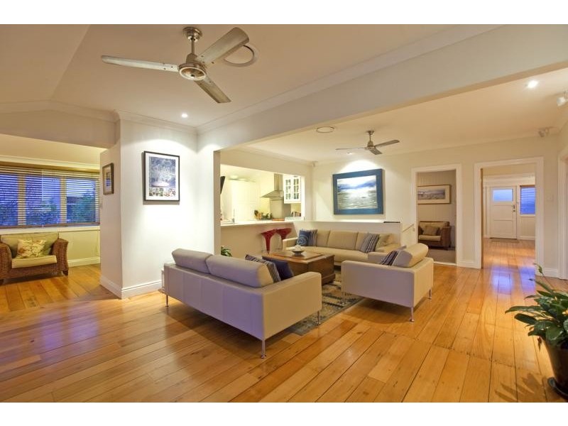 93 Wynnum Esplanade, Wynnum QLD 4178