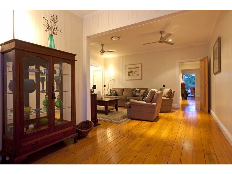 93 Wynnum Esplanade, Wynnum QLD 4178