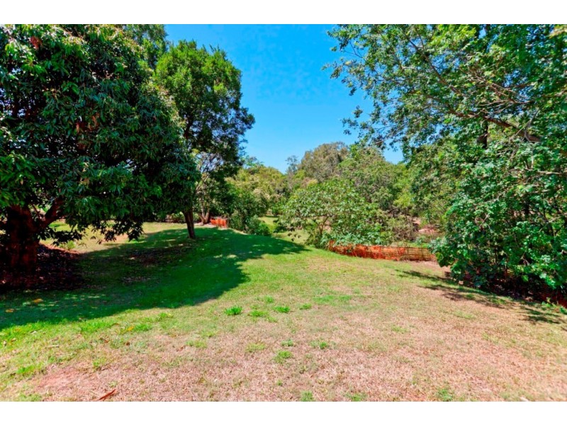 18 Ashton Street, Wynnum QLD 4178