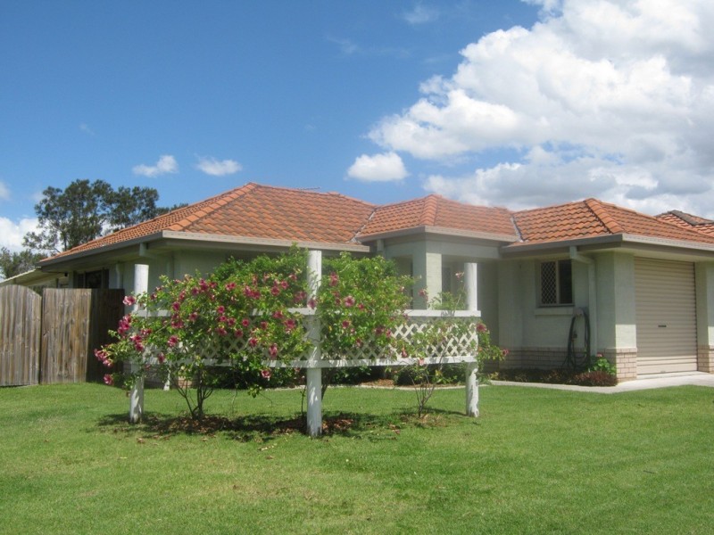 10 School Road, Wynnum West QLD 4178