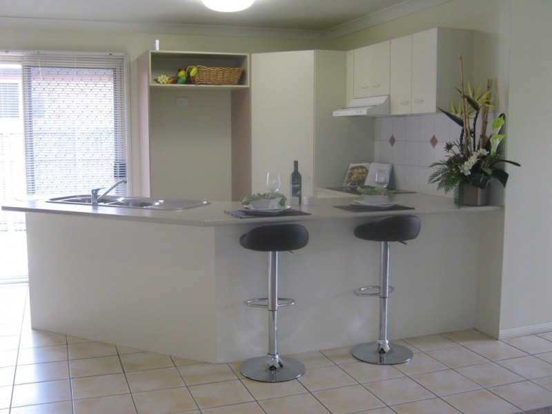 10 School Road, Wynnum West QLD 4178