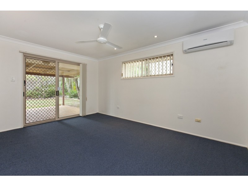 16 Webber Place, Wynnum West QLD 4178