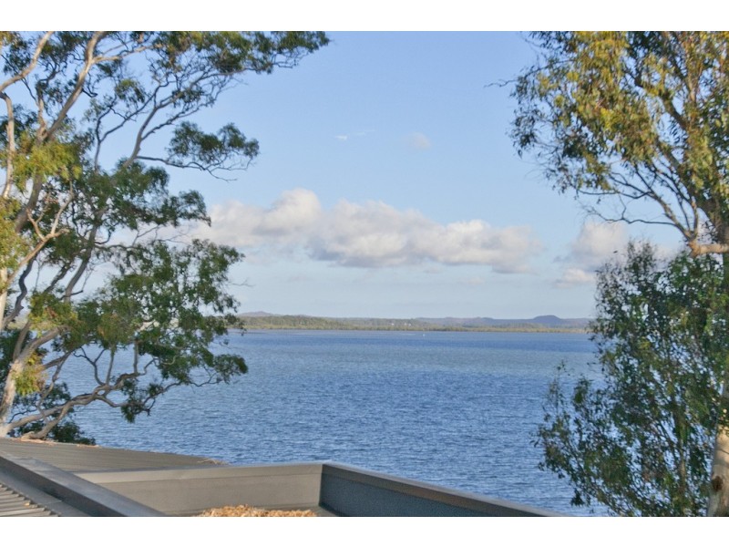 1a Bay Street, Redland Bay QLD 4165