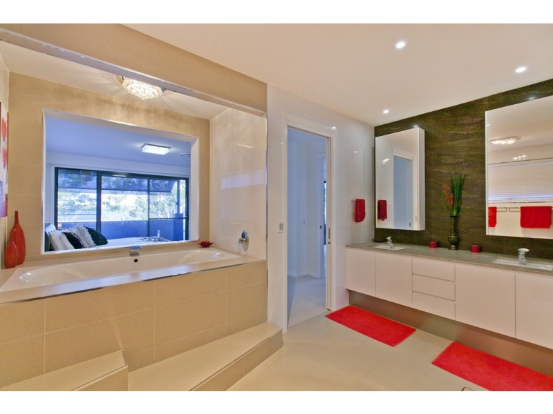 1a Bay Street, Redland Bay QLD 4165