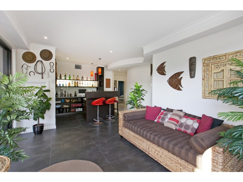 1a Bay Street, Redland Bay QLD 4165