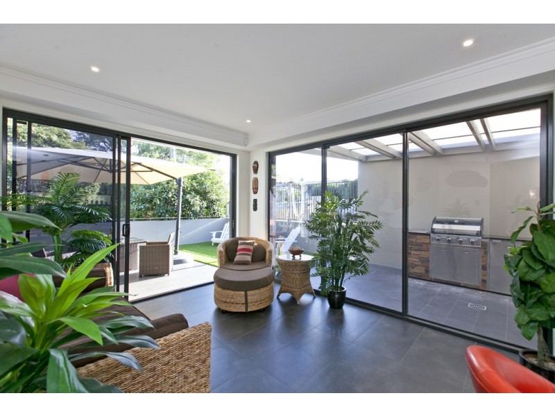 1a Bay Street, Redland Bay QLD 4165