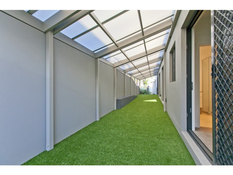 1a Bay Street, Redland Bay QLD 4165