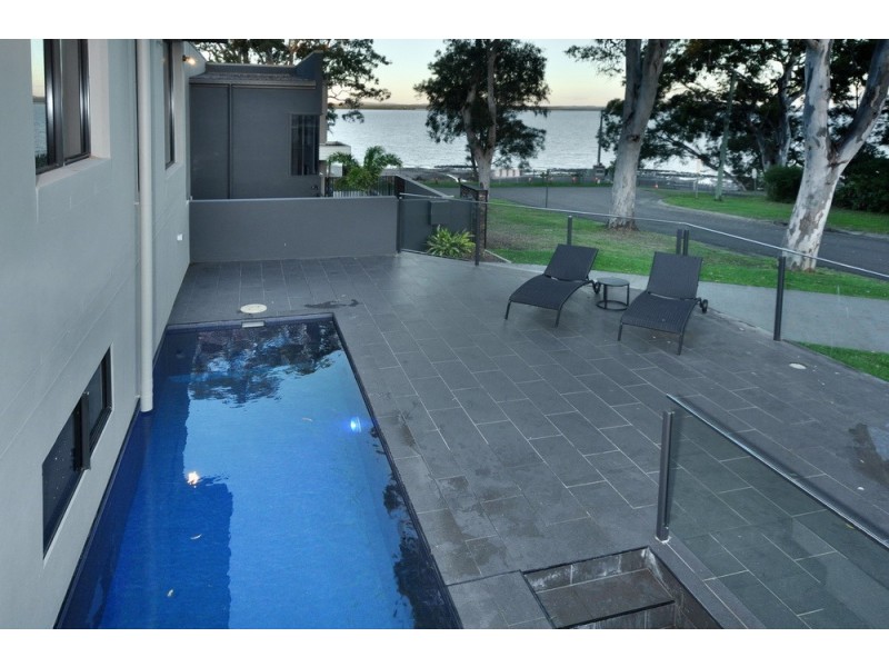 1a Bay Street, Redland Bay QLD 4165