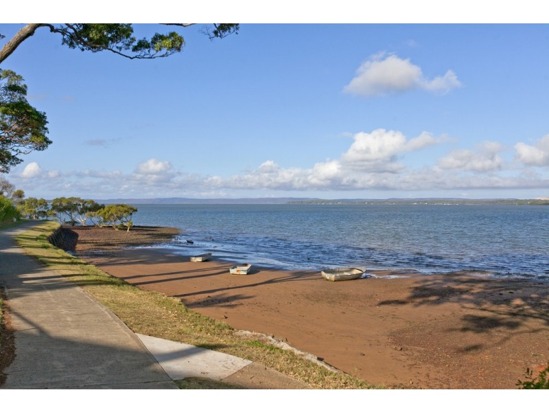 1a Bay Street, Redland Bay QLD 4165