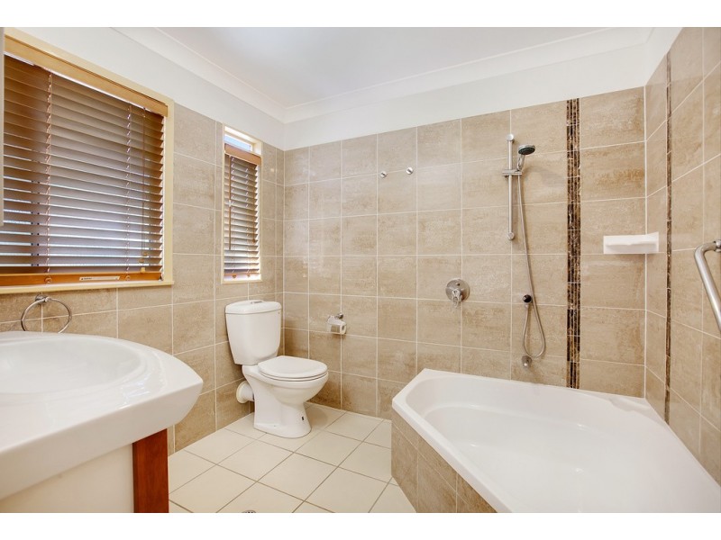 87 Moreton Avenue, Wynnum QLD 4178