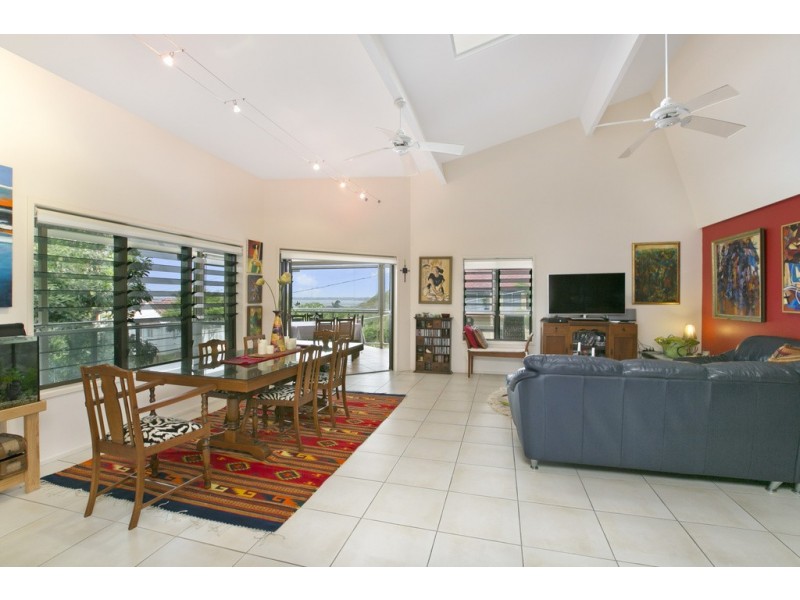 64 Oceana Terrace, Manly QLD 4179