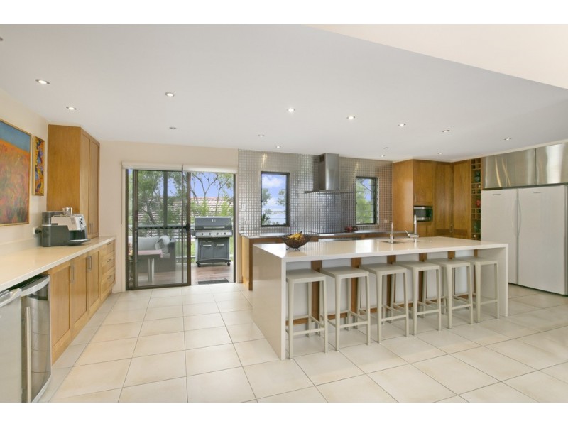 64 Oceana Terrace, Manly QLD 4179