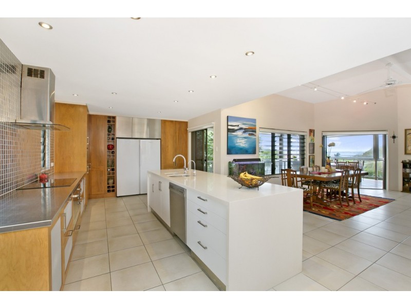 64 Oceana Terrace, Manly QLD 4179