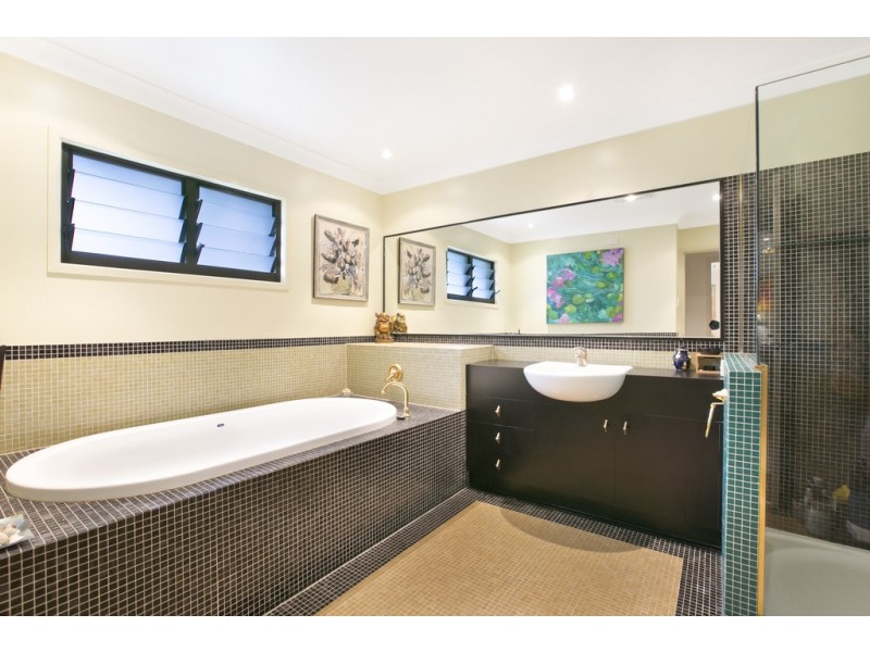 64 Oceana Terrace, Manly QLD 4179