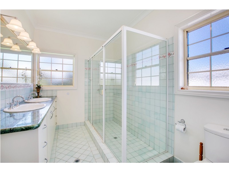 201 Main Road, Wellington Point QLD 4160