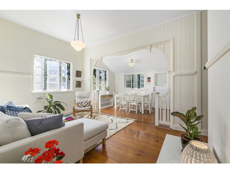 7 Allara Street, Manly QLD 4179