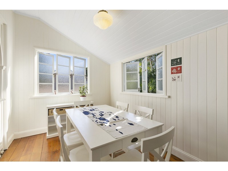 7 Allara Street, Manly QLD 4179