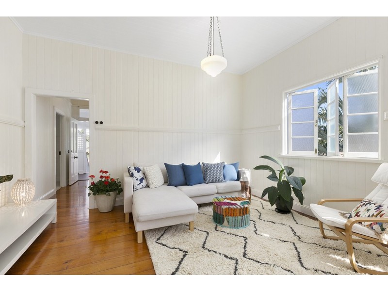 7 Allara Street, Manly QLD 4179