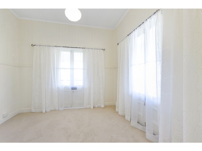 7 Allara Street, Manly QLD 4179